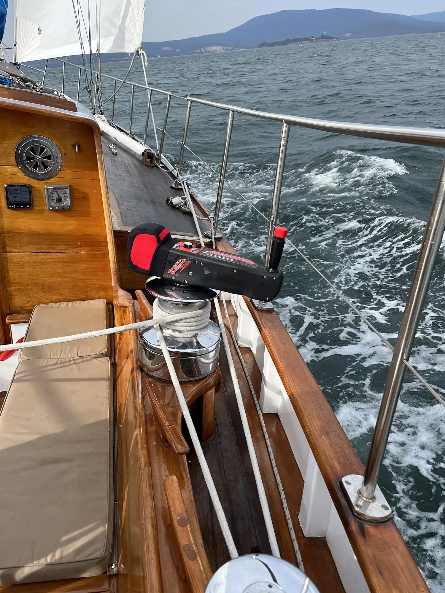 Single Handed Sailing Winch Installed | Powerwincher