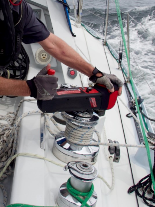  An Electric Boat Winch In Use | Powerwincher